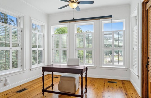 Fairhope House | Spacious 5 bed coastal luxury home | Grand Hotel