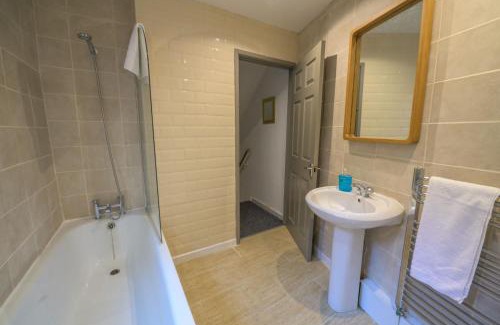 Liverpool House | Spacious 5 Bed House, perfect for groups, great location