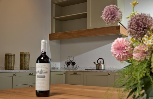 Le Bolle Villa | Spacious 5-Bedroom Retreat in Greve with A/C & Vineyard Views