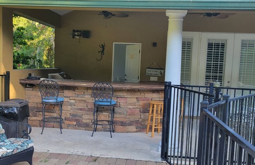 Glencoe House | Spacious 5-bedroom house in charming New Smyrna Beach with WiFi, AC