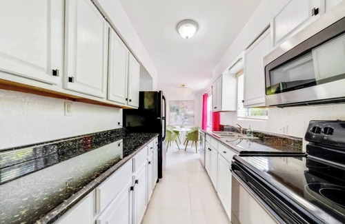 Central Fort Lauderdale House | Spacious 5-bedroom duplex with 2 separate homes in wonderful Fort Lauderdale