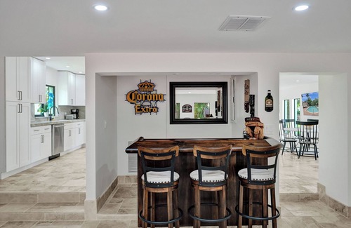 Fort Lauderdale House | Spacious 5-bedroom Villa in Fort Lauderdale with heated pool on the water.