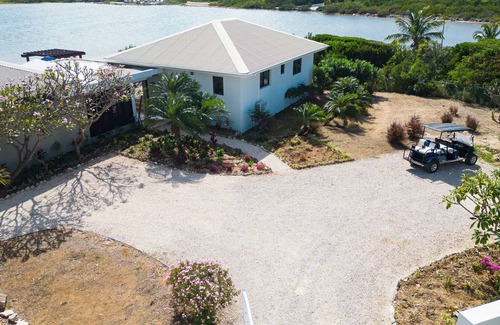 Rendezvous Bay Villa | Spacious 5-Bedroom Villa, Walk to Rendezvous Bay Beach