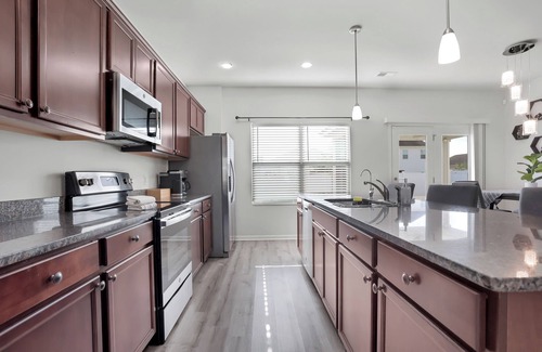 Port Wentworth House | Spacious 5-bedroom house in charming Port Wentworth with WiFi and fitness room