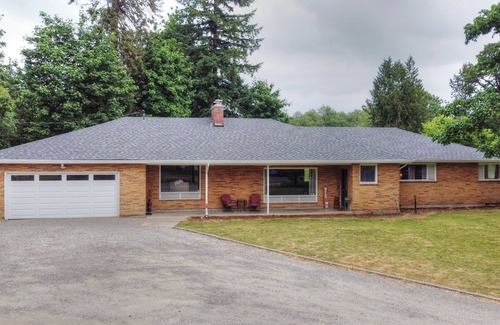 Dollar Corner House | Spacious 5-bedroom home w/hot tub - events allowed, lots of parking