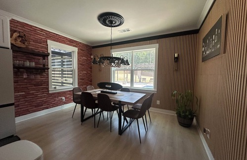 Lawrenceville House | Spacious 5-bedroom house in enchanting Lawrenceville with WiFi, AC