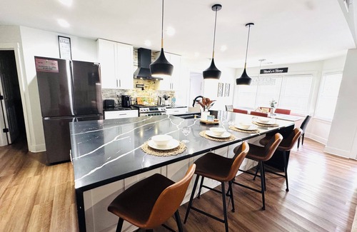 Lawrenceville House | Spacious 5-bedroom house in awesome Lawrenceville with AC