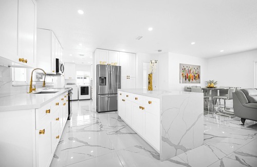 Miami Gardens House | Spacious 5-bedroom house in perfect Miami Gardens with WiFi, AC