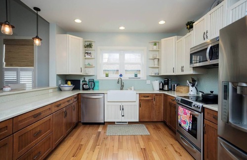 Michigan City House | Spacious 5-bedroom house, deluxe outdoor kitchen, and a short walk to the beach
