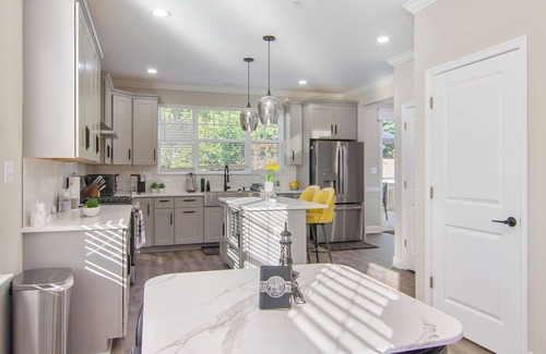 Colesville House | Spacious 5-bedroom house with fitness room and AC in pleasant Silver Spring