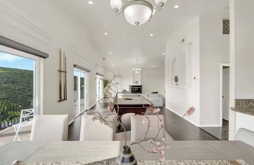 Spring Valley House | Spacious 5-bedroom house in welcoming Spring Valley with AC, WiFi