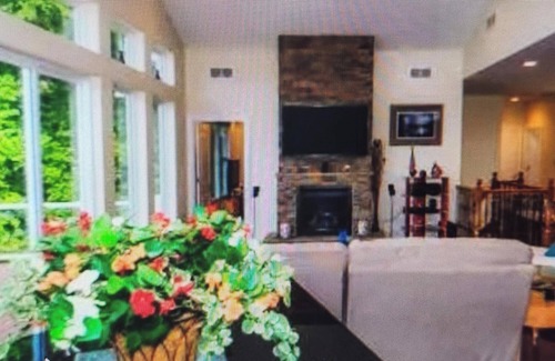 Sunrise Beach House | Spacious 5-bedroom house in wonderful Sunrise Beach with AC, lakefront, dock