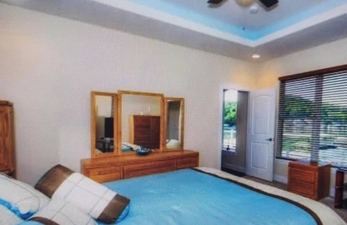 Sunrise Beach House | Spacious 5-bedroom house in wonderful Sunrise Beach with AC, lakefront, dock