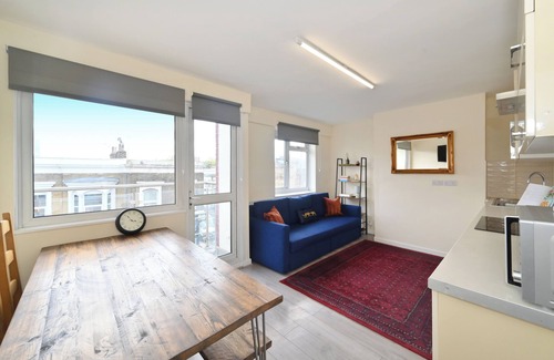 Mile End Apartment | Spacious 5-Bedroom – 3 Mins Walk from Mile End Station