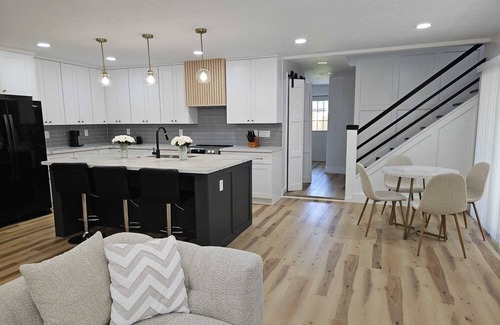 Kempwood House | Spacious 5-bedroom 4 Full Bathroom Newly Remodeled Home
