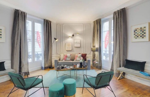 Champs-Elysees Apartment | Spacious 5-bedroom apartment with AC, WiFi in delightful Paris