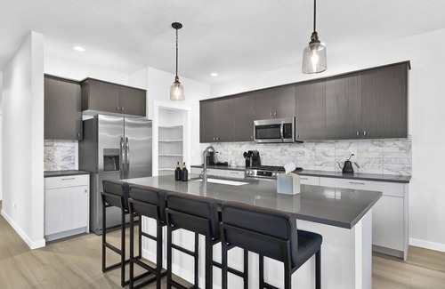 Meridian House | Spacious 5 Bedroom Brand New Luxury Home