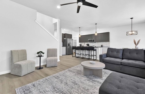 Meridian House | Spacious 5 Bedroom Brand New Luxury Home