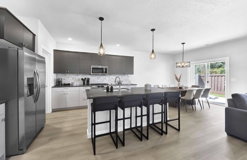 Meridian House | Spacious 5 Bedroom Brand New Luxury Home