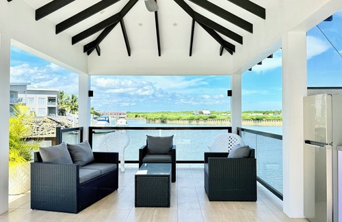 Wailoloa House | Spacious 5-bedroom bungalow in charming Fantasy Island, Nadi