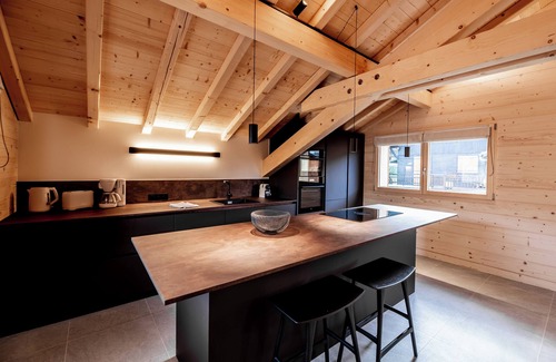 Morillon Ski Chalet | Spacious 5-bedroom chalet ski in ski out - sauna and seasonal pool 12 p Morillon
