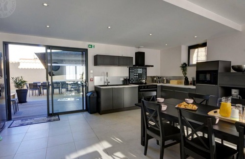 Montchal Cottage | Spacious 5-Bedroom Cottage with Terrace, Garden & Jacuzzi in Montchal