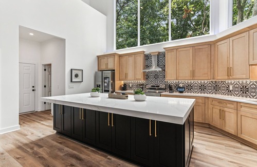 Tate Cabin | Spacious 5-bedroom, family-friendly lodge mountain house in charming Jasper