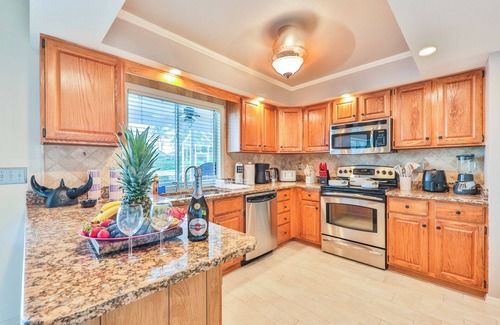 Pelican House | Spacious 5-bedroom house in welcoming Cape Coral with WiFi, AC, Pool and Parking