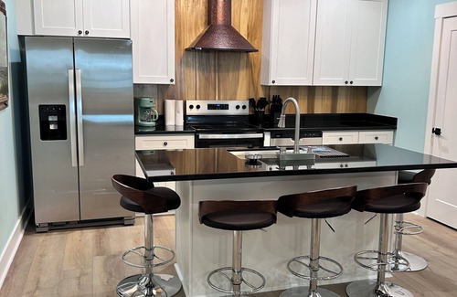 Long Beach House | Spacious 5-bedroom house in peaceful Long Beach with AC
