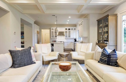 North Haven House | Spacious 5-bedroom house with water views and 2 houses from the bay.