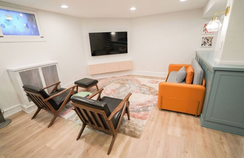 Summit - University House | Spacious 5-bedroom Historic House in Saint Paul