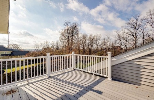 Harters Heights House | Spacious 5-bedroom house with hot tub and theatre room in charming South Bend
