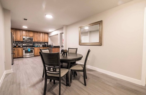 Paradise House | Spacious 5-bedroom house in Las Vegas with phenomenal yard, pool, and spa