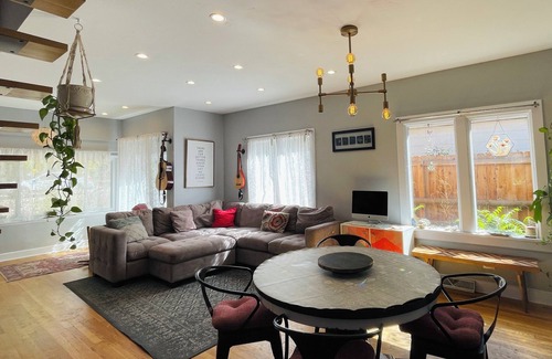 Littleton House | Spacious 5-bedroom house near Charming Main Littleton