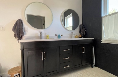 Littleton House | Spacious 5-bedroom house near Charming Main Littleton