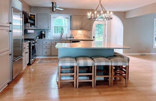 Pentwater House | Spacious 5-bedroom house with private access to Lake Michigan beachfront.