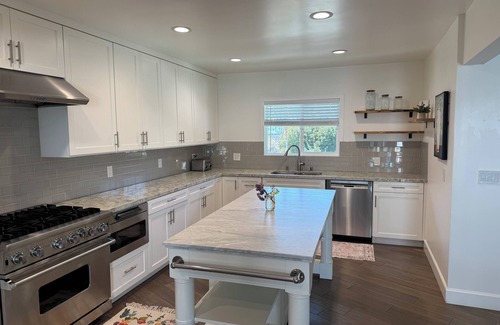 La Jolla Shores House | Spacious 5-bedroom house with Pool, Spa, Trampoline. Only 3-Blocks from Beach