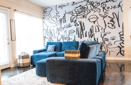Southaven House | Spacious 5-bedroom house with WiFi, AC and parking in peaceful Southaven.