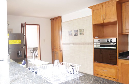 La Castellana House | Spacious 5-bedroom house in beautiful in Laureles Medellín with WiFi