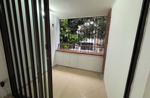 La Castellana House | Spacious 5-bedroom house in beautiful in Laureles Medellín with WiFi
