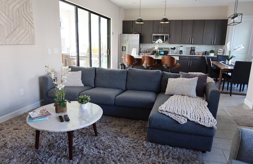 Loughman House | Spacious 5-bedroom house with AC and fitness room in fabulous Loughman
