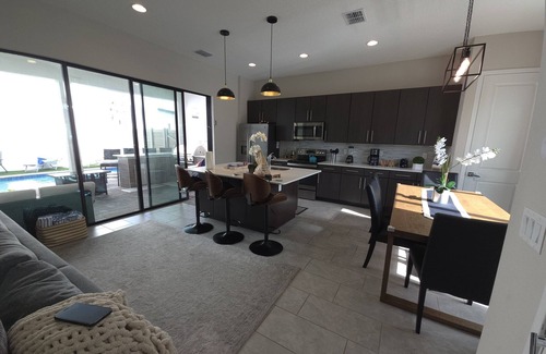 Loughman House | Spacious 5-bedroom house with AC and fitness room in fabulous Loughman