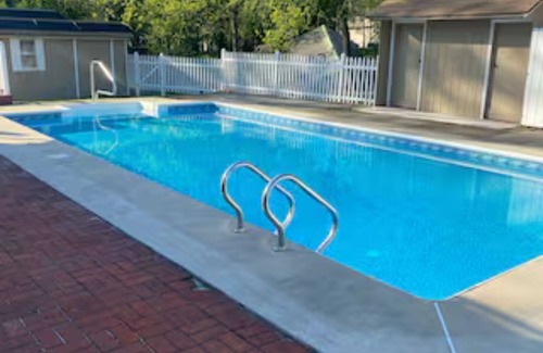 Steelton House | Spacious 5-bedroom house with hot tub and pool