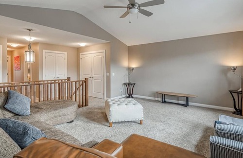 Calgary House | Spacious 5 bedroom house in Fabulous and Prime Calgary Location