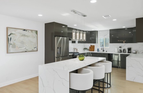 Southwest Anaheim House | Spacious 5-bedroom house near Disneyland and Knott's Berry Farm