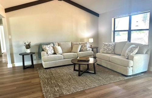 Corinth House | Spacious 5-bedroom house in delightful