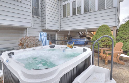 Decatur House | Spacious 5-bedroom House, Hot Tub, Firepit, Game Rooms, Theater Room and More!