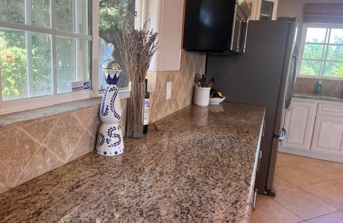 Mount Helix House | Spacious 5-bedroom house in lovely La Mesa with stunning views, lots of space
