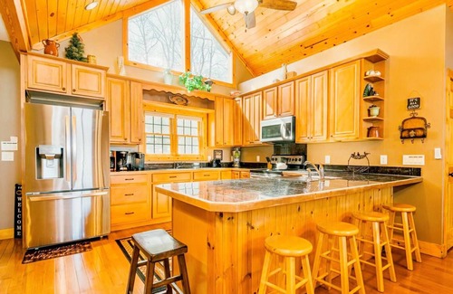 Thayerville House | Spacious 5-bedroom house in enjoyable Deep Creek, MD with WiFi, AC