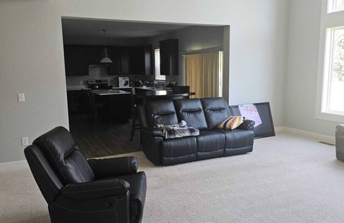 Northwest Raleigh House | Spacious 5-bedroom house in delightful North Raleigh with AC, WiFi.